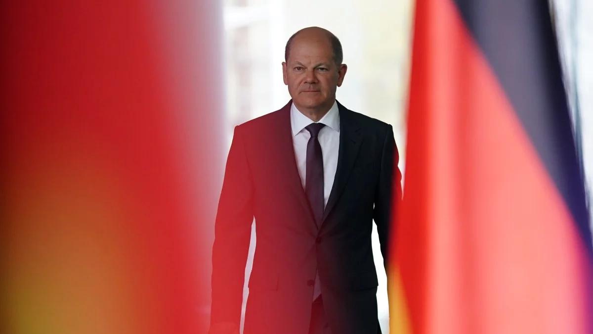 "Pozorowana pomoc dla Ukrainy, mafijne struktury powiązań z Rosją". Prof. Musiał o działaniach Niemiec