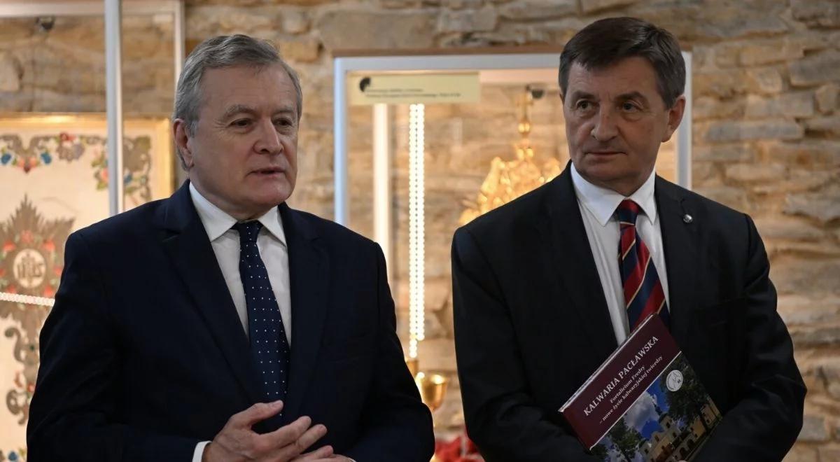 "Perła polskiej kultury świeci jeszcze mocniej". Piotr Gliński o renowacji Kalwarii Pacławskiej