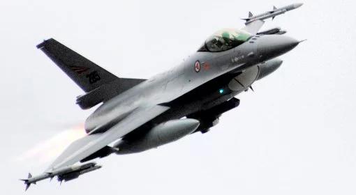Siły koalicji ostrzelały samolot libijskiego lotnictwa w pobliżu Bengazi