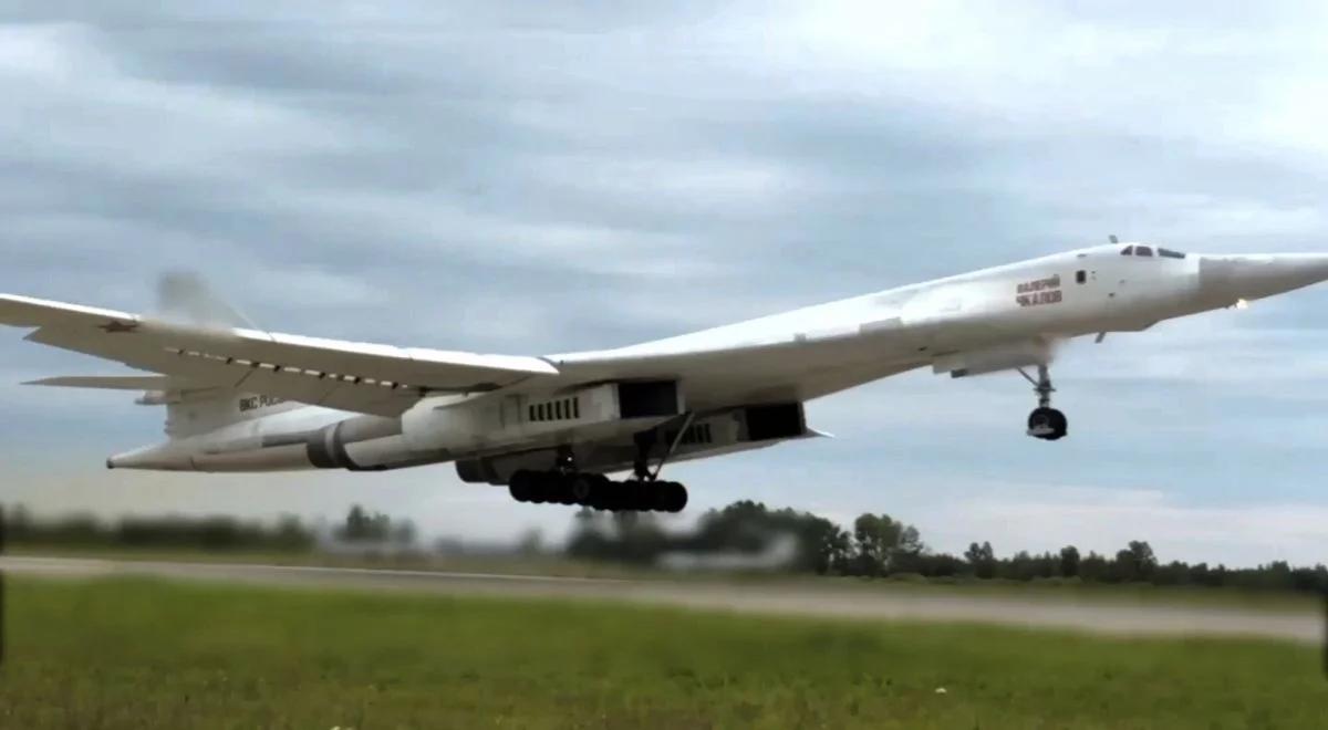 Zapad 2025. Rosyjskie bombowce Tu-160 nad Morzem Barentsa 