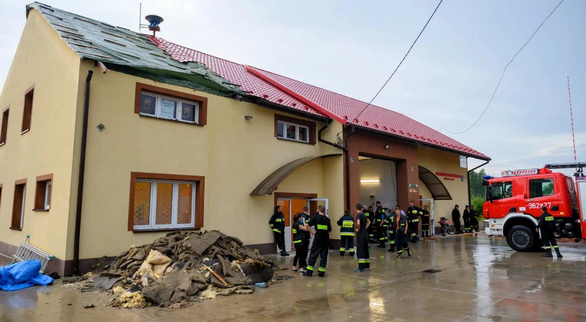 Burze nad Polską. Uszkodzone budynki, zerwane linie energetyczne, powalone drzewa