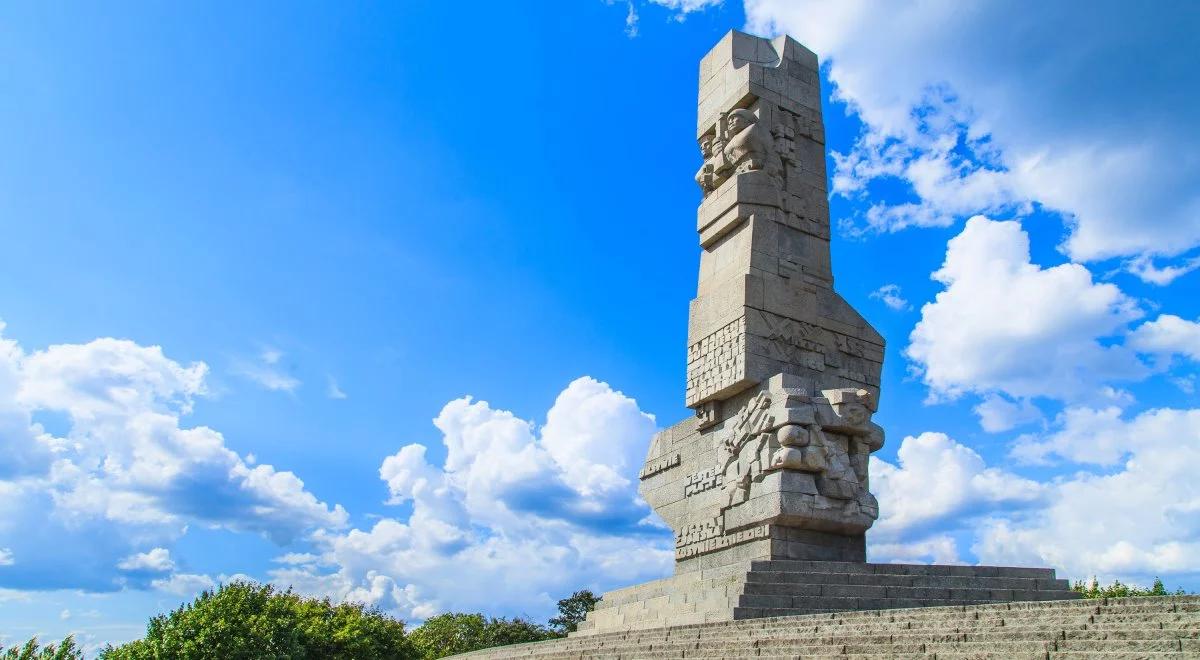 "To święte miejsce powinno należeć do państwa polskiego". Premier o Westerplatte