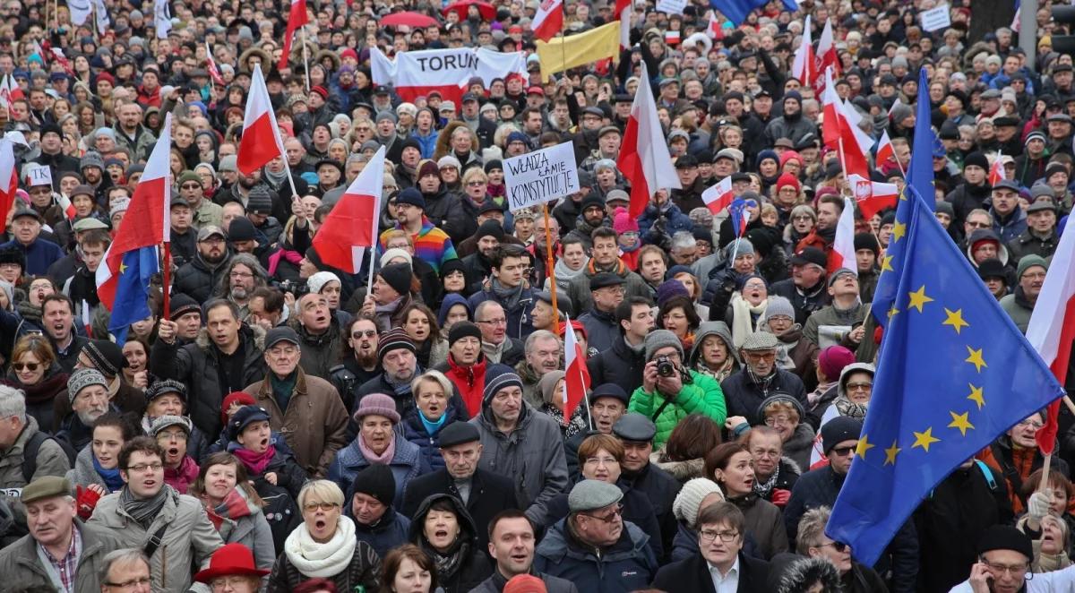"Obywatele dla demokracji". Stołeczny Ratusz: 50 tysięcy uczestników