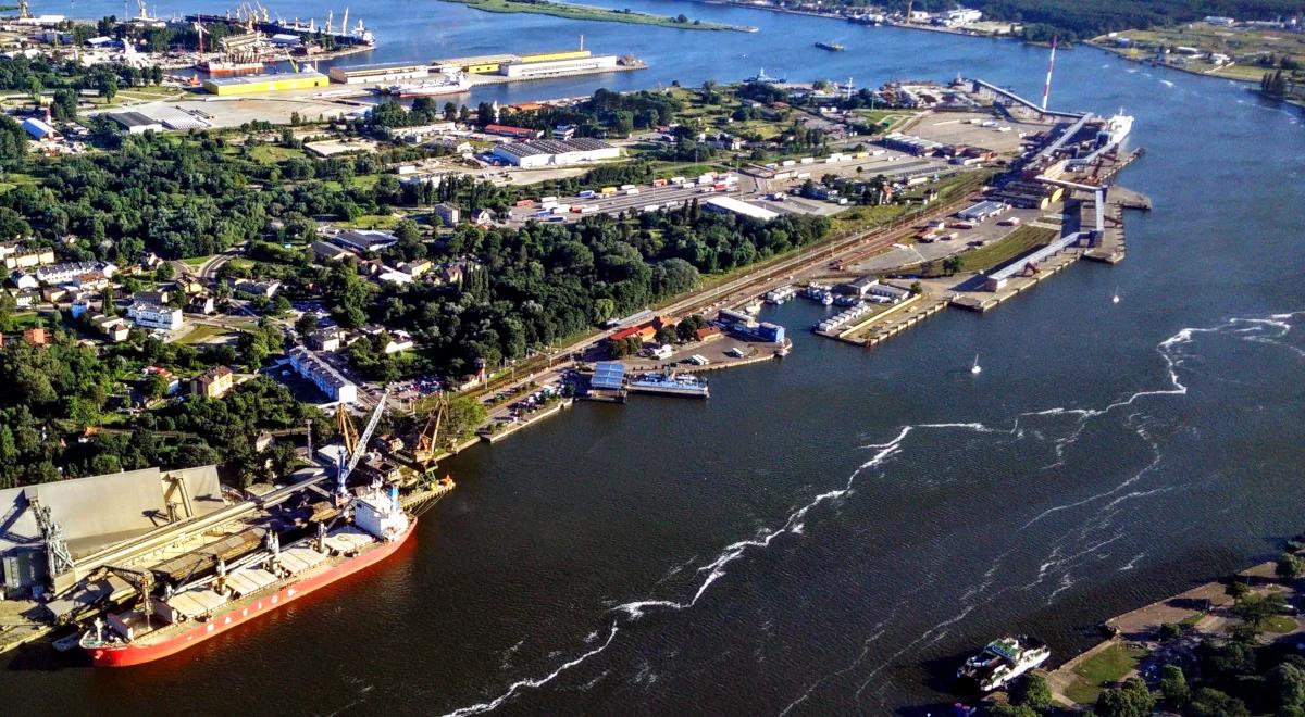 Port w Świnoujściu będzie mógł obsługiwać wagony kolejowe. "To jest jedyny w Polsce terminal intermodalny"