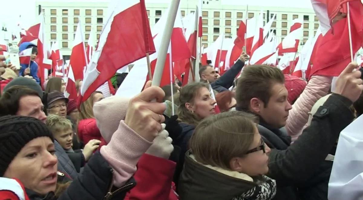 Polacy na całym świecie w jednym momencie śpiewali hymn. Jak akcję oceniają uczestnicy? [WIDEO]