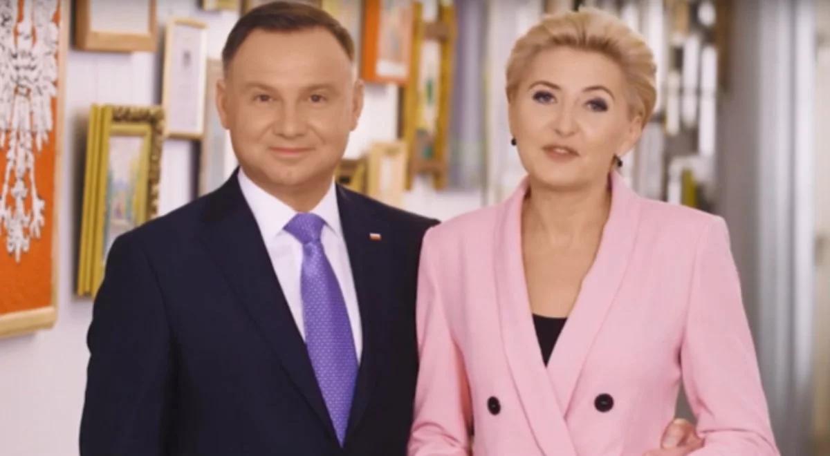 "Niech zawsze na waszych twarzach gości uśmiech". Prezydent wraz z małżonką do dzieci