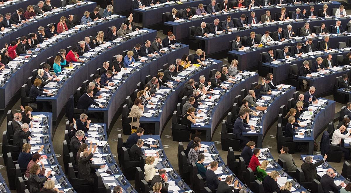 Parlament Europejski przyjął krytyczną rezolucję w sprawie Polski 