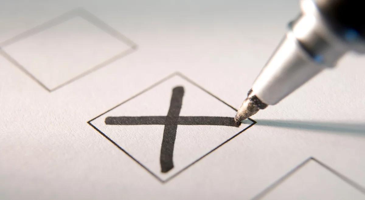 Sondaż dla „SE”: PiS z 49 proc. poparcia. „Zdystansowanie opozycji”