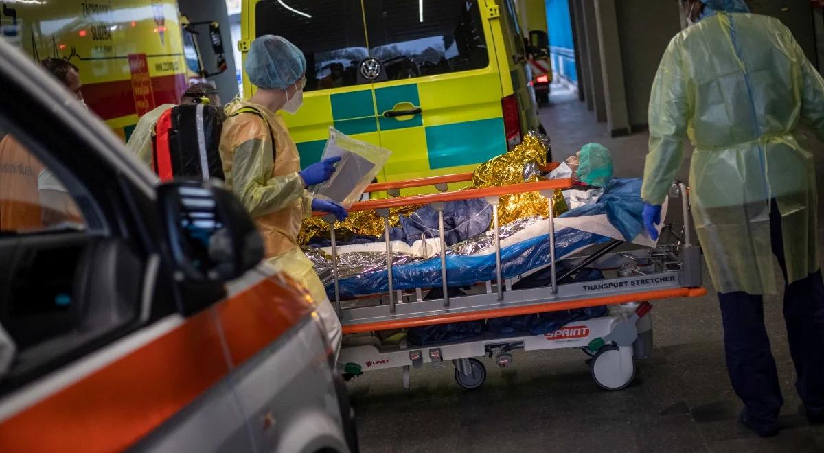 WHO ostrzega. "Wariant Omikron może być poważnym zagrożeniem"