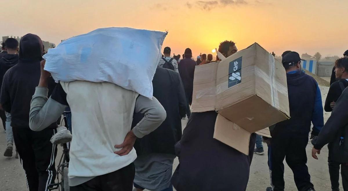 Atak Izraela na punkt pomocy humanitarnej w Strefie Gazy. Kilkadziesiąt osób nie żyje