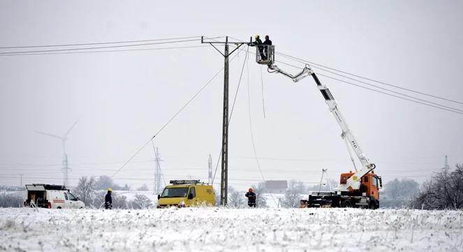 Energetycy usuwają awarie. Tysiące osób bez prądu