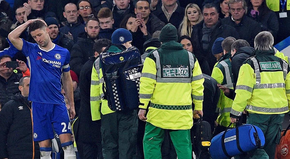 Premier League: wieczór pełen nerwów w Anglii. Ryan Mason już po operacji, pęknięta czaszka piłkarza