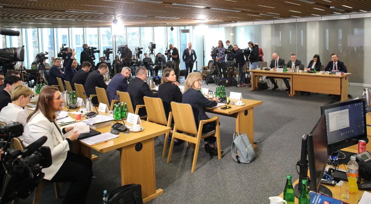 Komisja do spraw afery wizowej. Dziś kolejne przesłuchania. Zeznawać będą konsulowie RP z Indii