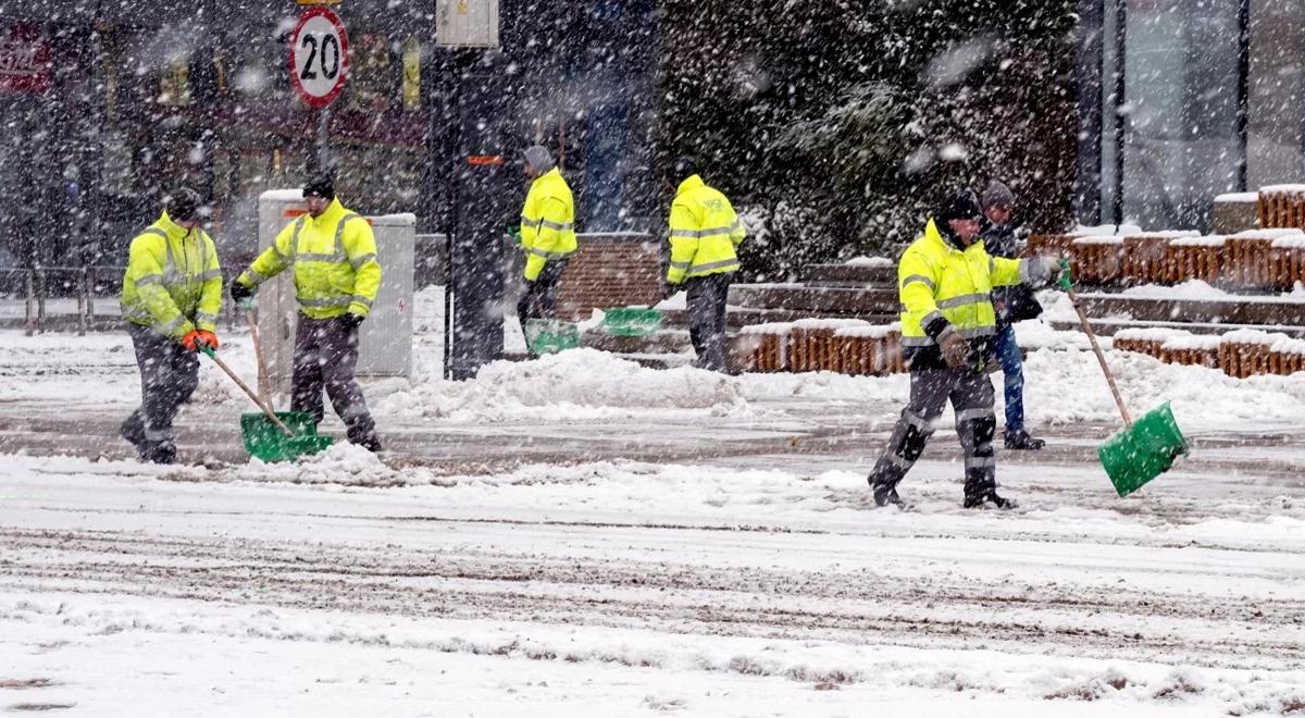 IMiGW: intensywne opady śniegu i silny wiatr. Nadciągają mrozy