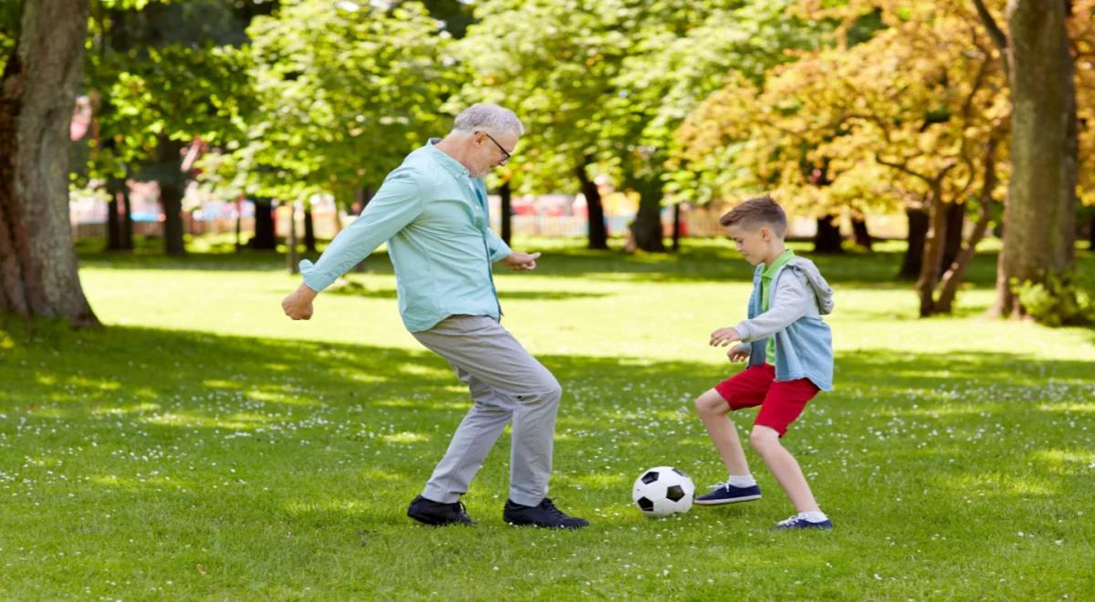 Polska w nowej fazie rozwoju demograficznego. Niska dzietność i wysoka oczekiwana długość życia