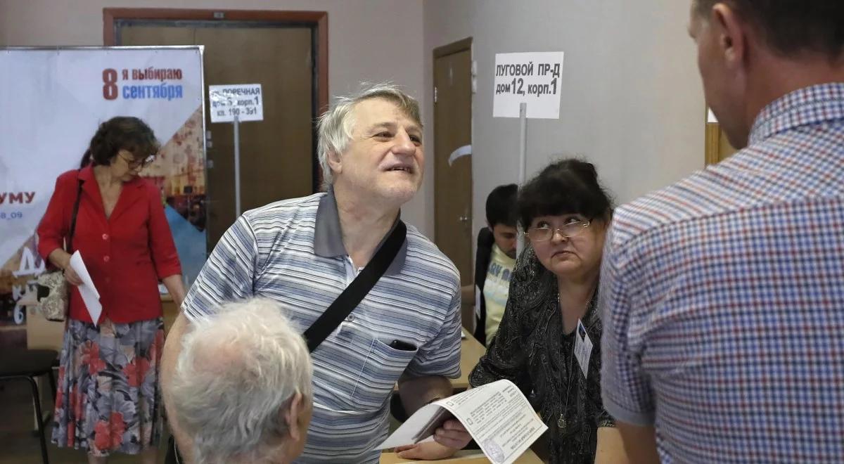 Rosja: fałszerstwa i naruszenia ordynacji w trakcie wyborów