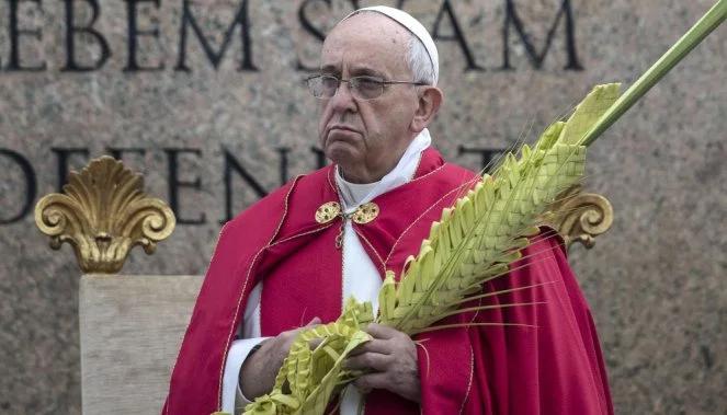 W Watykanie papież odprawił mszę z okazji Niedzieli Palmowej