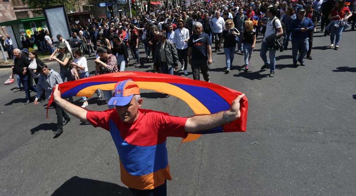 Bezczelność władz obudziła Armenię. "Już są ucieczki z tonącego statku władzy. Jednak wyzwaniem są oligarchowie, nie powinni się znaleźć w polityce"