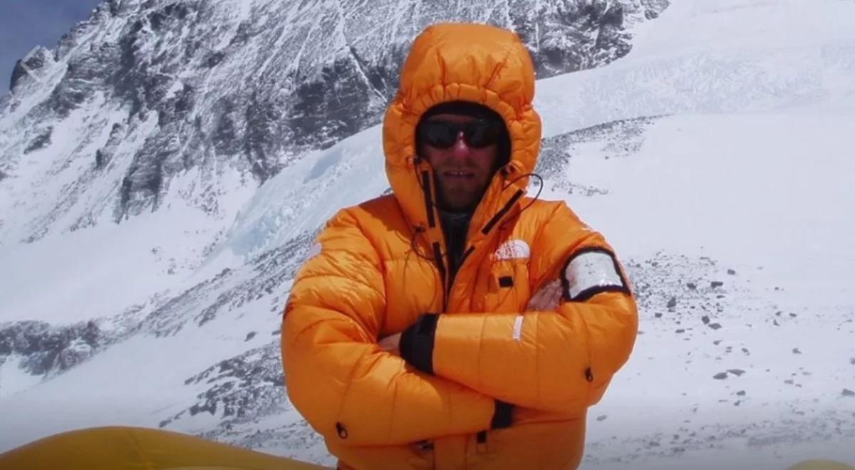 Pierwszy taki wyczyn Polaka na Mount Everest. Biało-czerwona flaga także na Lhotse  