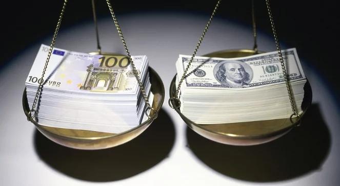Końca przeceny euro wobec dolara nie widać