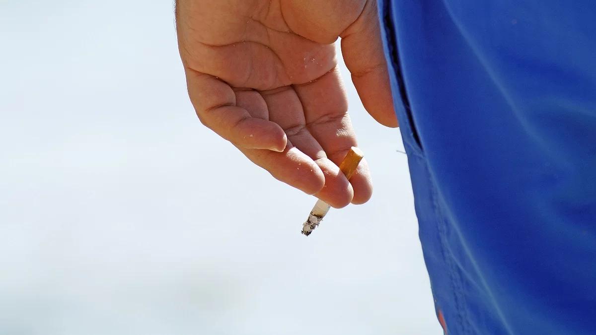 Francja zakazuje palenia w miejscach publicznych. Cel? Pierwsze pokolenie bez tytoniu