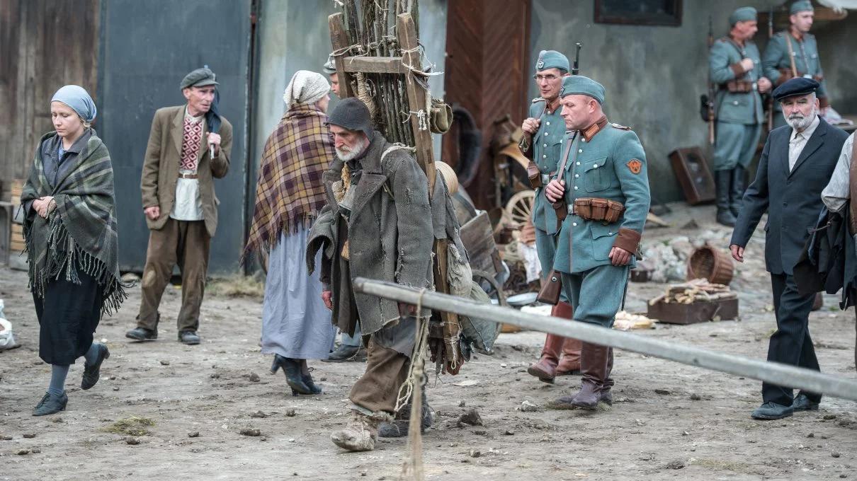 Film "Wołyń" Wojciecha Smarzowskiego od dziś w kinach. "Nie powinien stać się murem, lecz mostem"