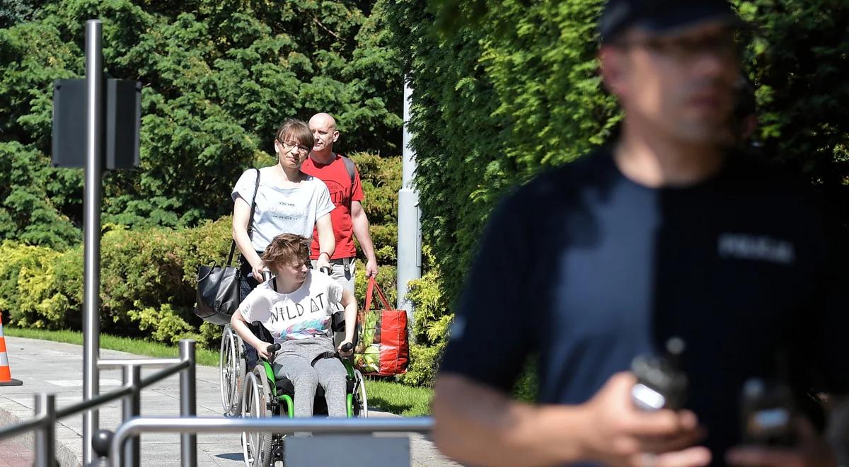 Północ-Południe: Koniec protestu niepełnosprawnych w Sejmie