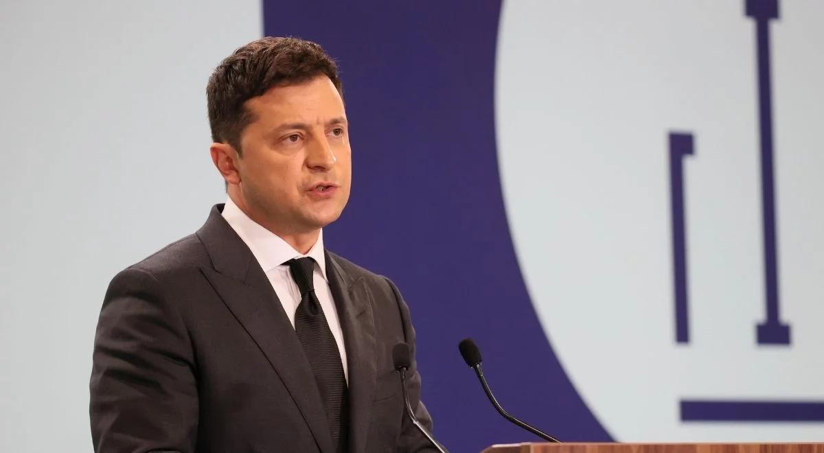 Ewakuacja rodzin pracowników ambasad z Ukrainy. Zełenski: to dyplomatyczna gra