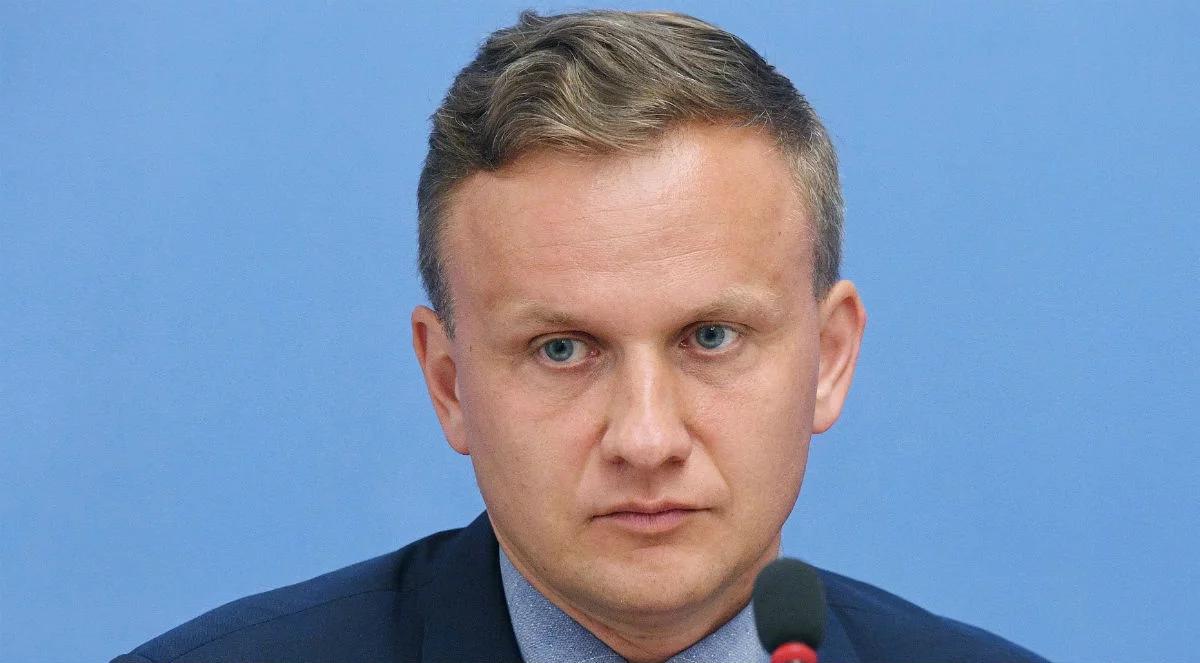 Wiceminister pracy: prawie 5 milionów dzieci dostanie od rządu pieniądze na wyprawkę szkolną