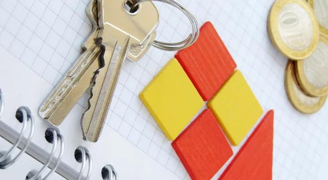 Polacy długi mieszkaniowe spłacają na szarym końcu