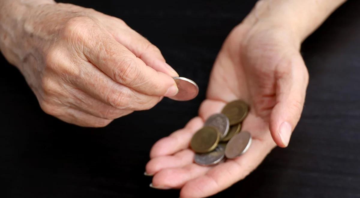 Spada udział osób zagrożonych ubóstwem lub wykluczeniem społecznym w Polsce. Zobacz analizę PIE