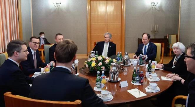 Zaostrzenie sankcji wobec Rosji i wzmocnienie NATO. Premier Morawiecki spotkał się z sekretarz skarbu USA