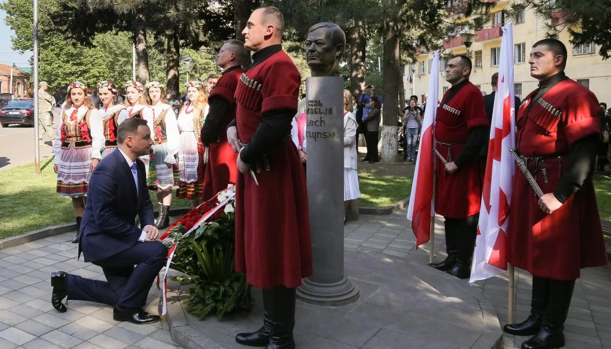 Prezydent Andrzej Duda w Gruzji oddał hołd Lechowi Kaczyńskiemu