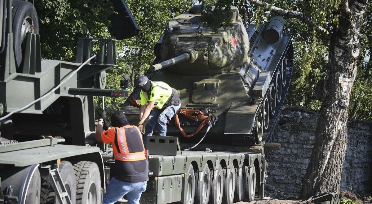 Działania Kremla nie wystraszyły Estończyków. Dalej chcą usunięcia sowieckich pomników