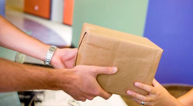 Poczta mierzy przedświąteczną gorączkę zakupów