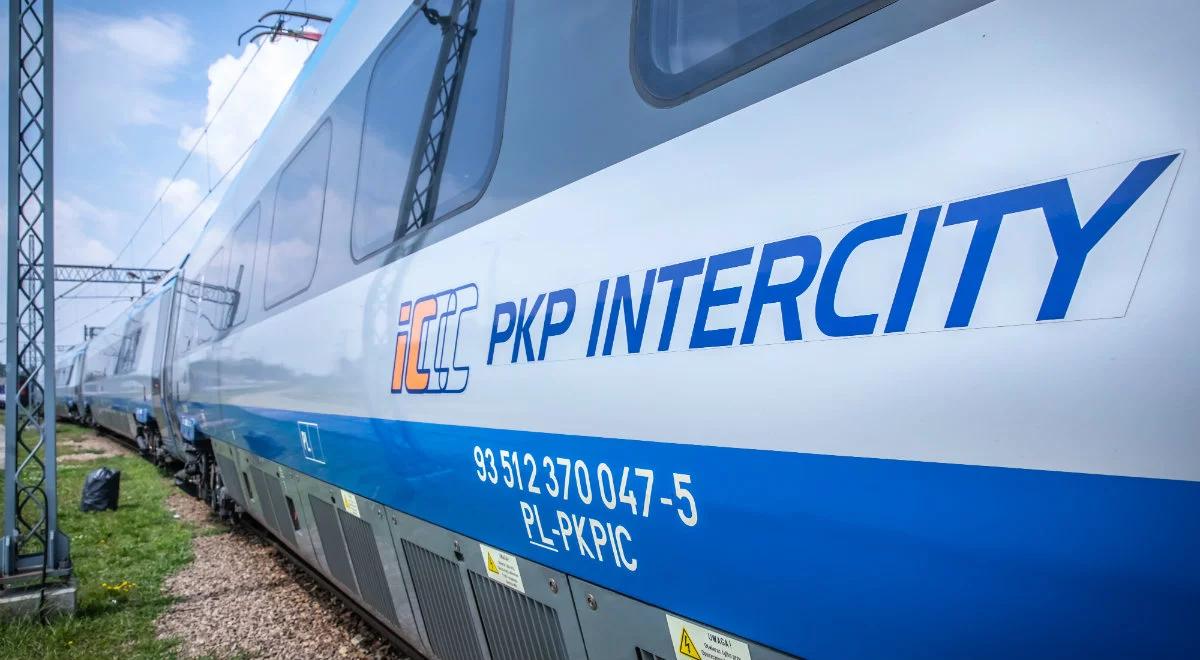 PKP pracuje nad wdrożeniem aplikacji mObywatel w pociągach PKP Intercity