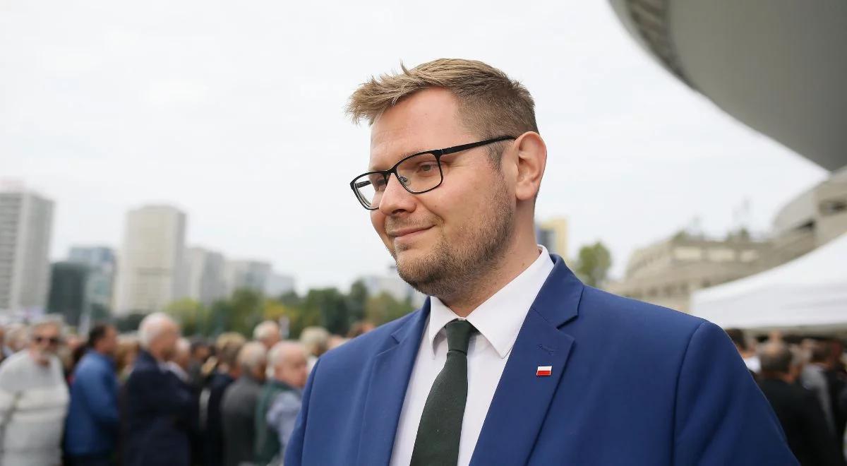 Przeszukanie w hotelu sejmowym. Służby weszły do pokoju Michała Wosia