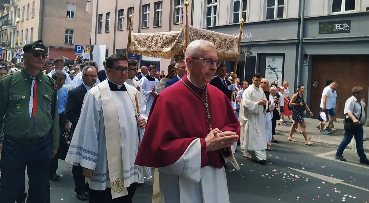 Boże Ciało. Abp Gądecki: Bóg obdarzył nas wolnością, abyśmy przychodzili z pomocą uciśnionym