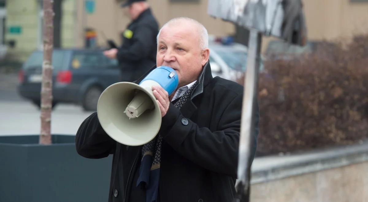 Wrocław: spalenie kukły Żyda na antyimigranckiej manifestacji. Prokuratura chce obniżenia kary