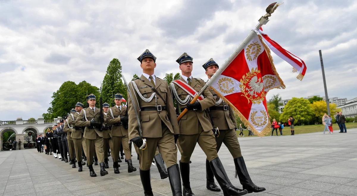 Warszawa: na placu Piłsudskiego oddano hołd polskim żołnierzom poległym w II wojnie światowej