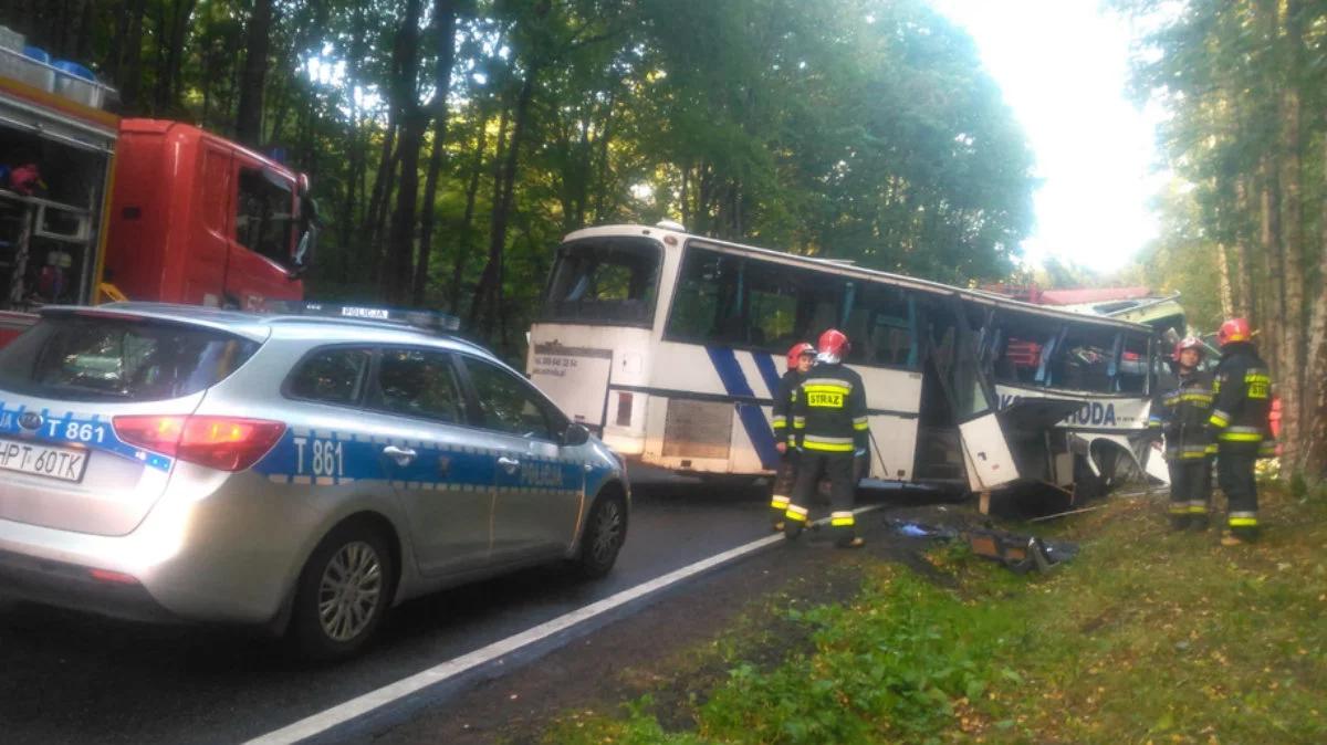 Odblokowana DK 16 po śmiertelnym zderzeniu autobusu i ciężarówki