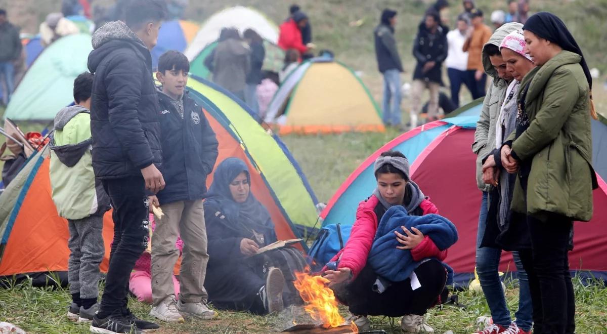 700  migrantów w koczowisku pod Salonikami. Myśleli, że otwarto granicę na Zachód