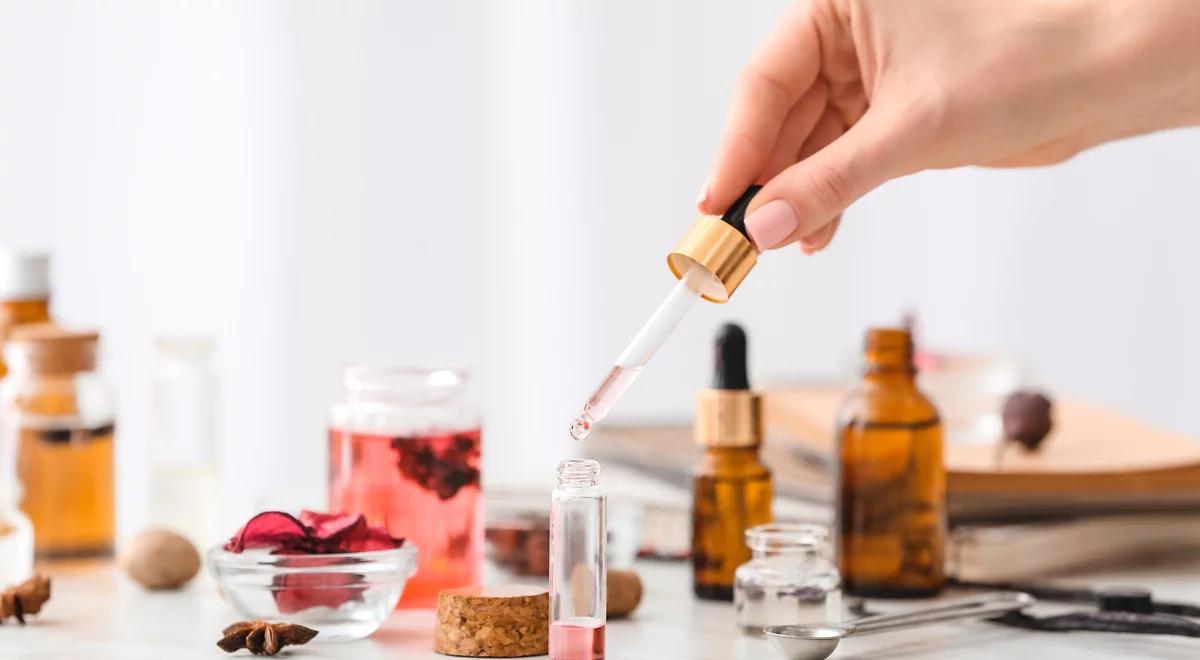 Perfumy są z nami od tysięcy lat. Niektóre receptury znane są od czasów Babilonu