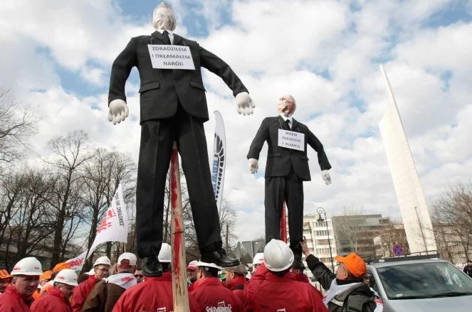 Związkowcy przed Sejmem. "Posłowie muszą czuć nacisk"