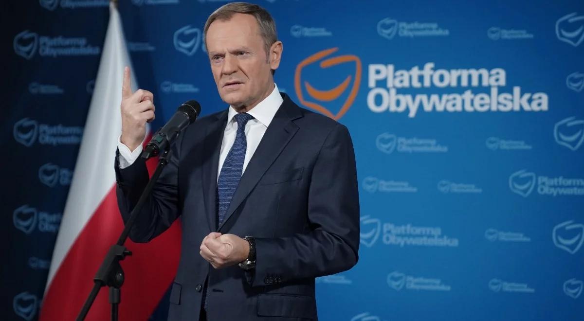 Tusk stracił prawo jazdy. Jechał 107 km/h w terenie zabudowanym