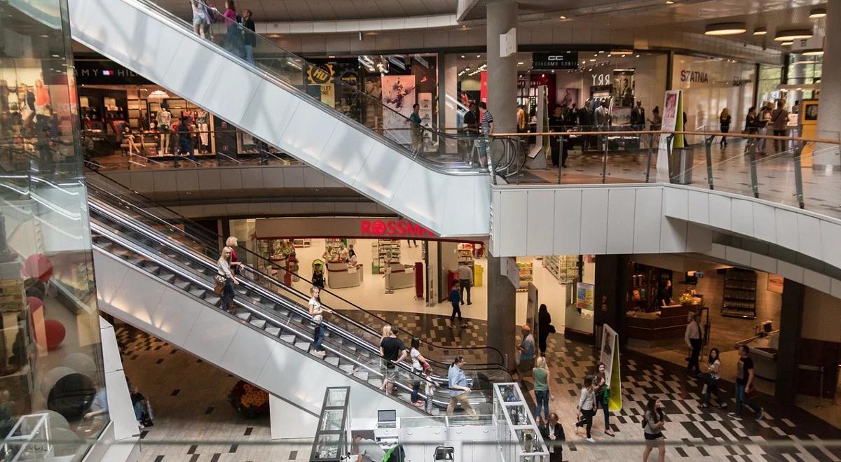 Płock: informacja o ładunku wybuchowym w centrum handlowym. Ewakuowano kilkaset osób
