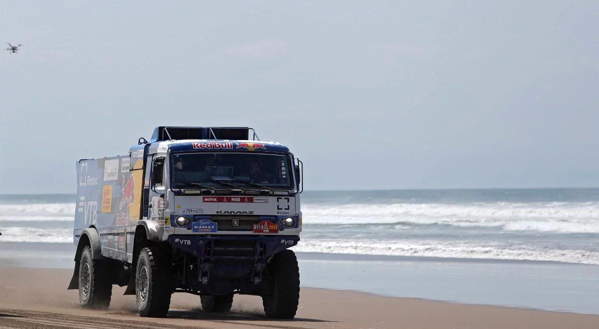 Rajd Dakar 2019: Kamaz potrącił kibica, a jego załoga pojechała dalej. Rosjanie zdyskwalifikowani 