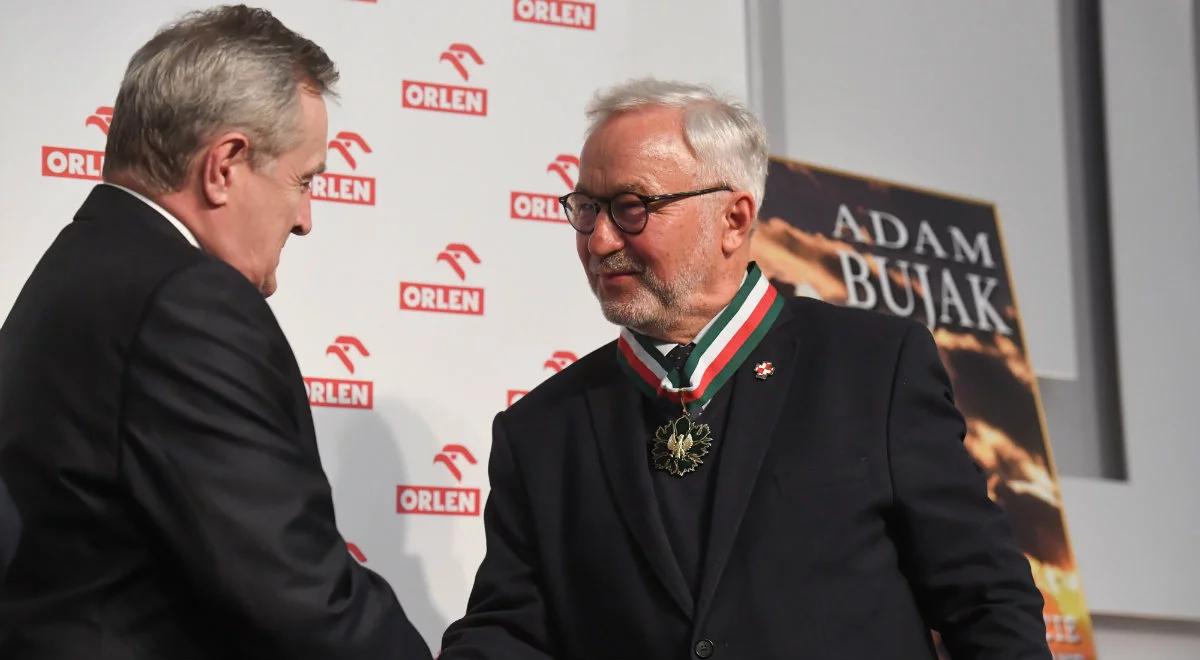 Minister kultury odznaczył Adama Bujaka Złotym Medalem "Gloria Artis"