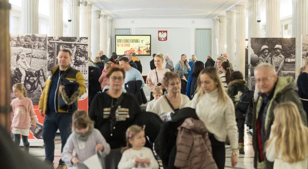 Dzień Babci i Dziadka w Sejmie. Przyszły tłumy. Byliśmy na miejscu