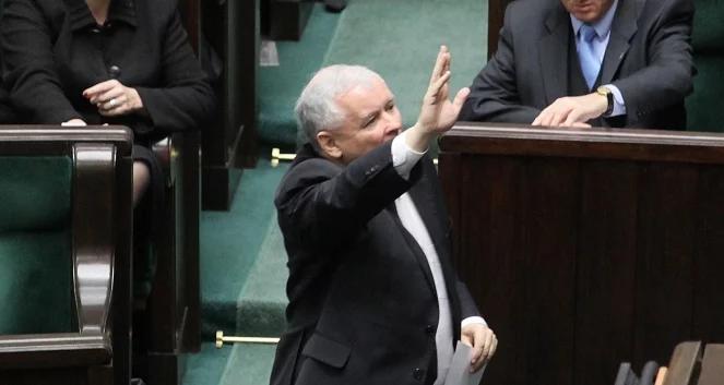 PiS o rządzie: filozof ministrem, mucha nie siada